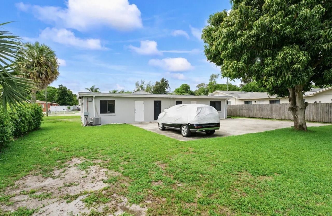 4727 Myrtle Lane, West Palm Beach, FL 33417 Photo