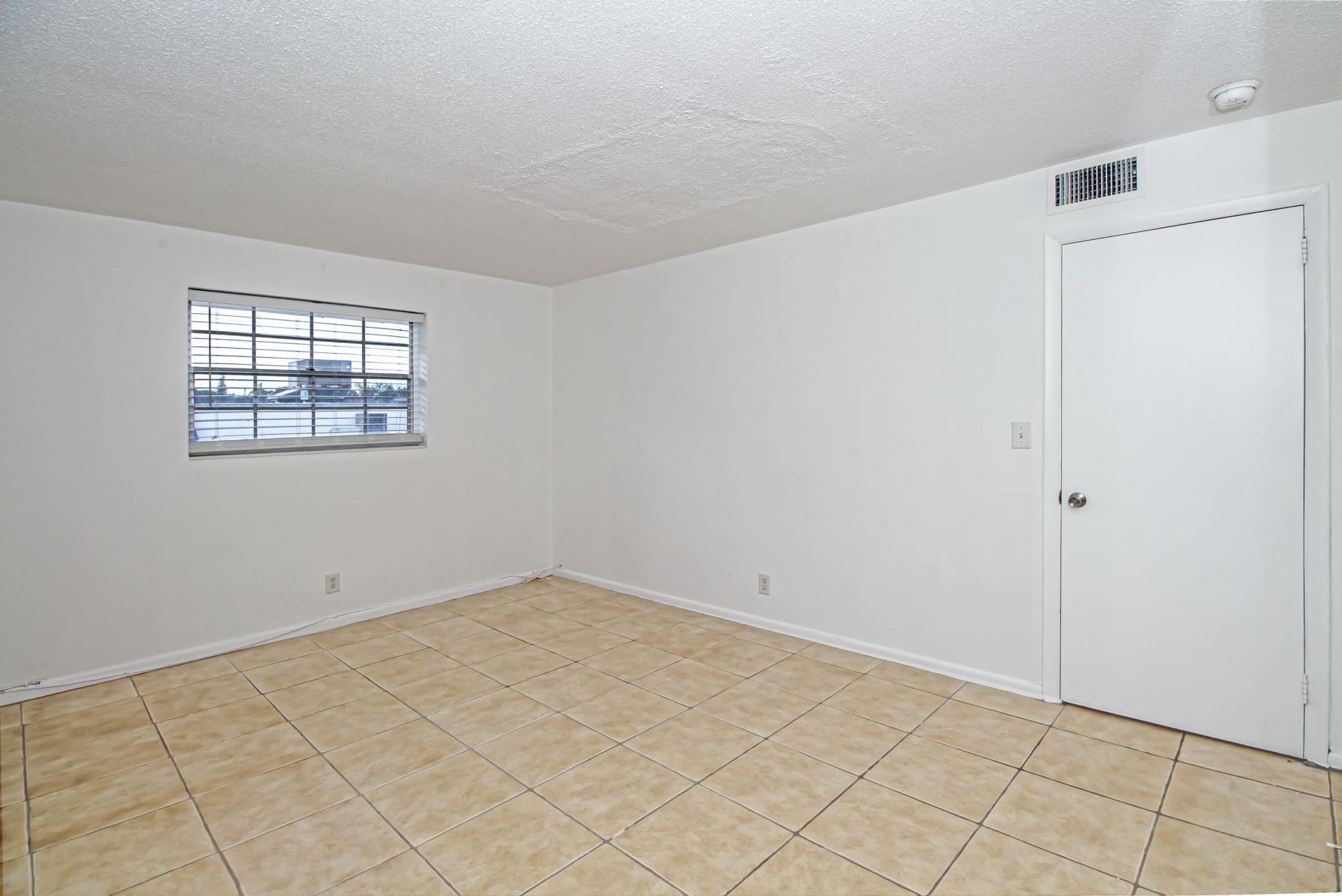 402 Lake Shore Drive, West Palm Beach, FL 33403 Photo