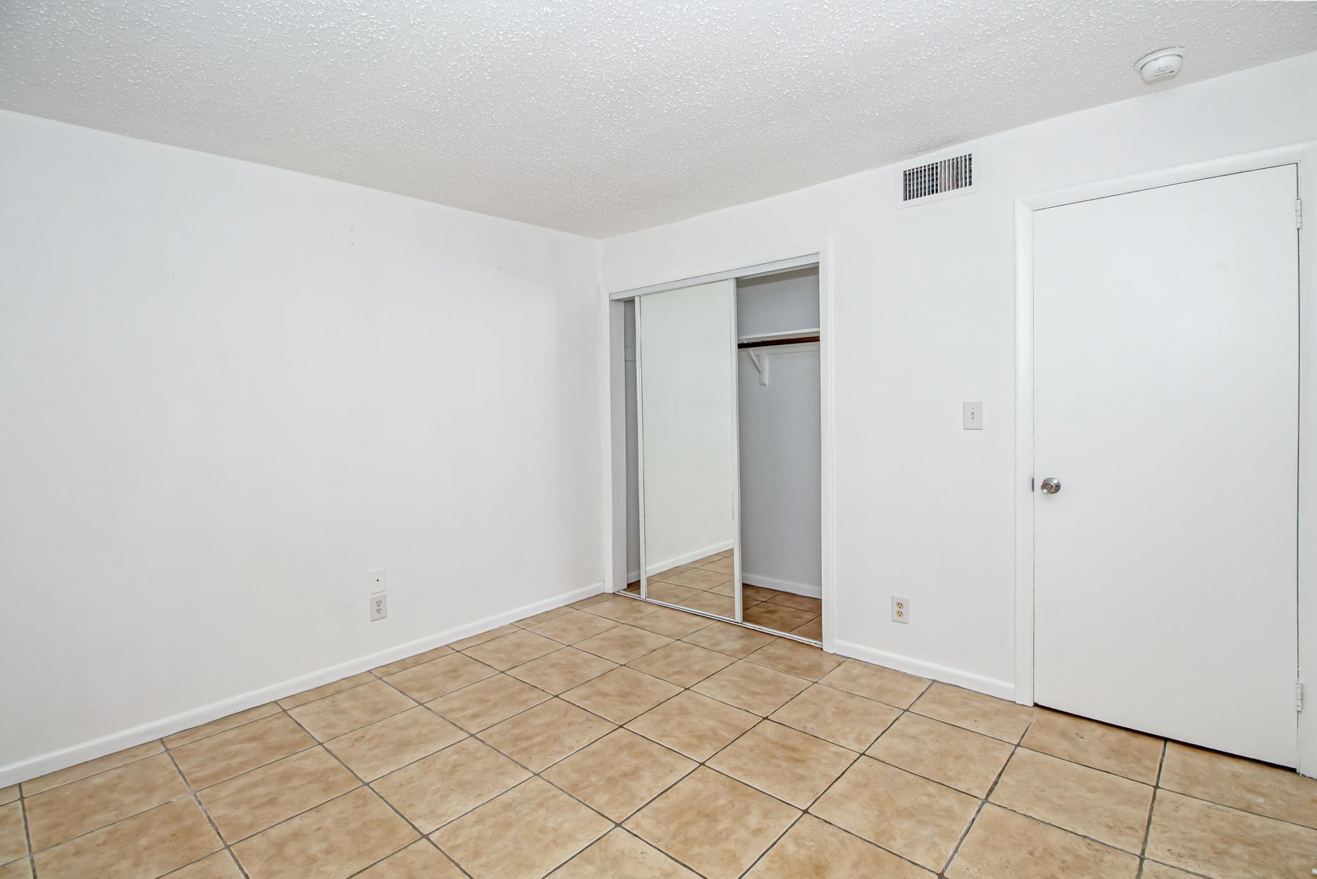 402 Lake Shore Drive, West Palm Beach, FL 33403 Photo