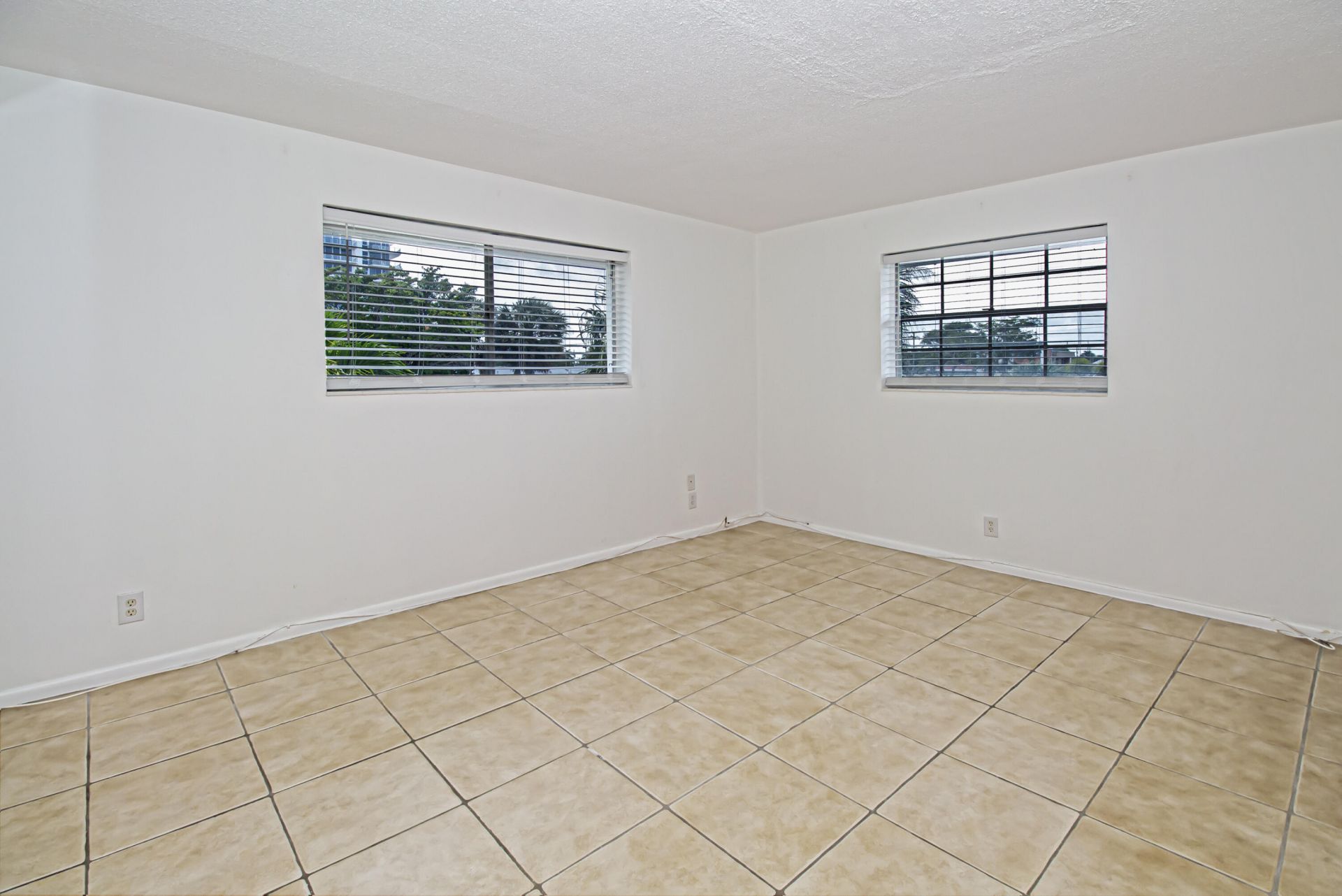402 Lake Shore Drive, West Palm Beach, FL 33403 Photo