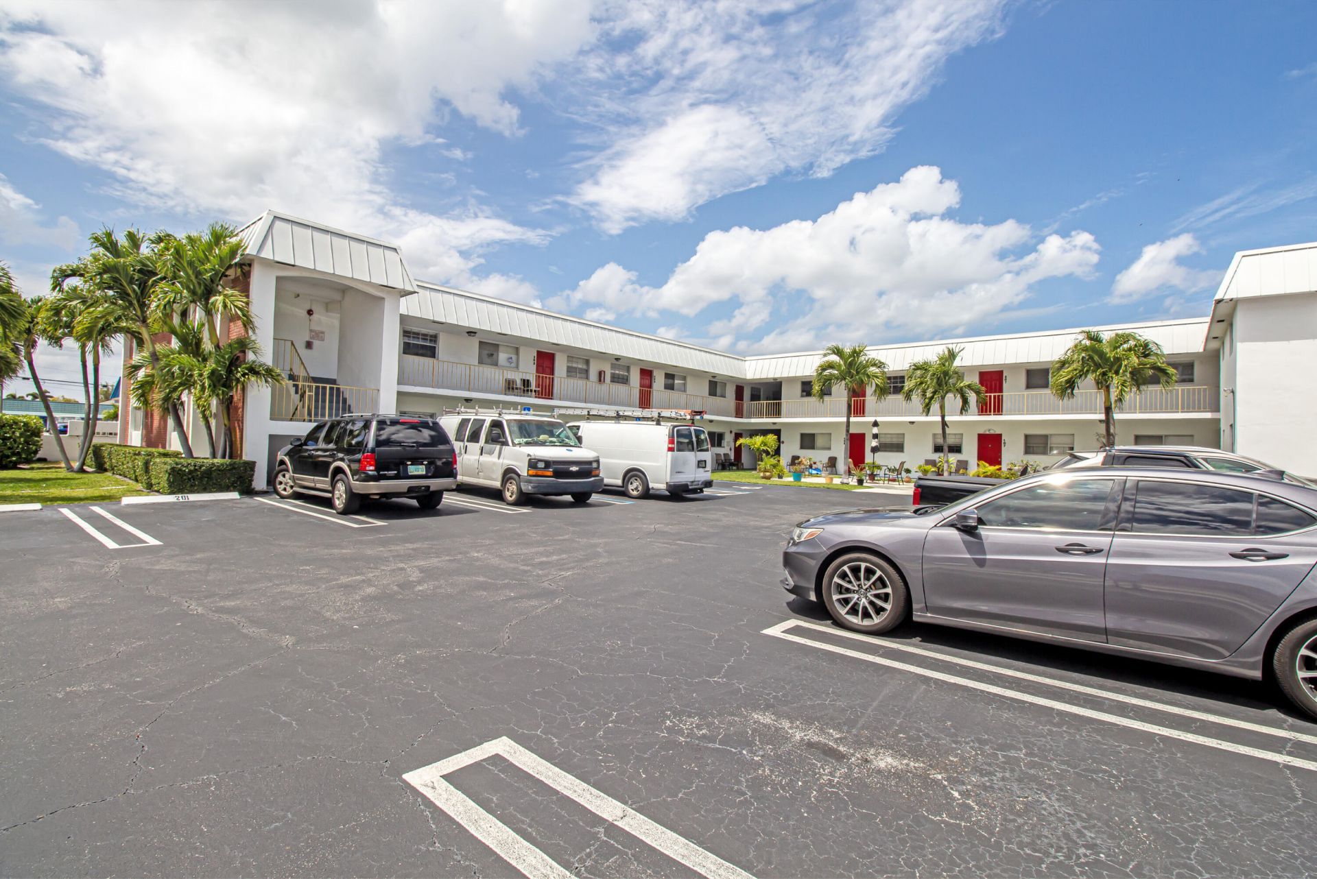 402 Lake Shore Drive, West Palm Beach, FL 33403 Photo
