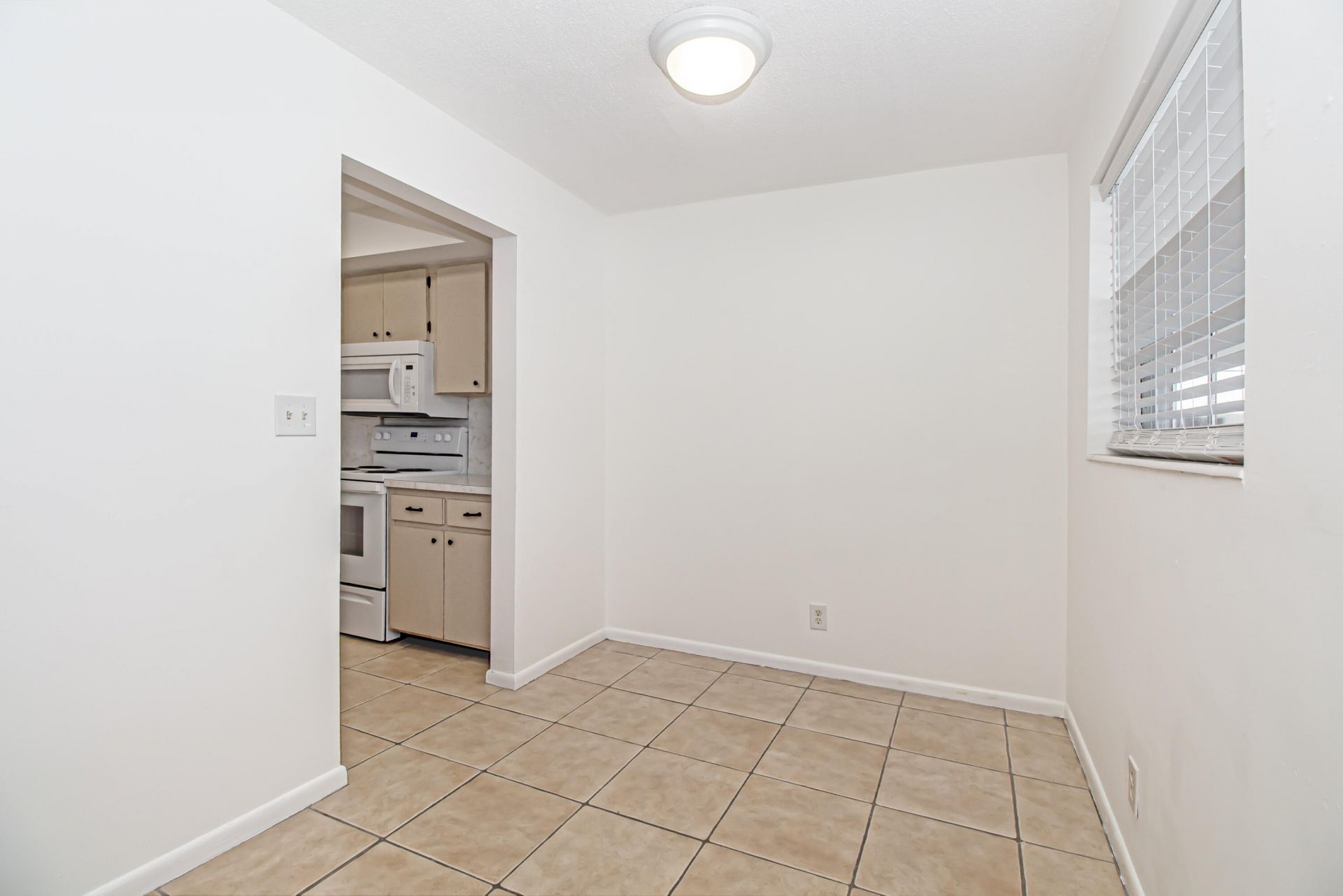 402 Lake Shore Drive, West Palm Beach, FL 33403 Photo