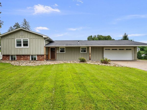 2603 Harmony Drive , Bettendorf, IA 52722