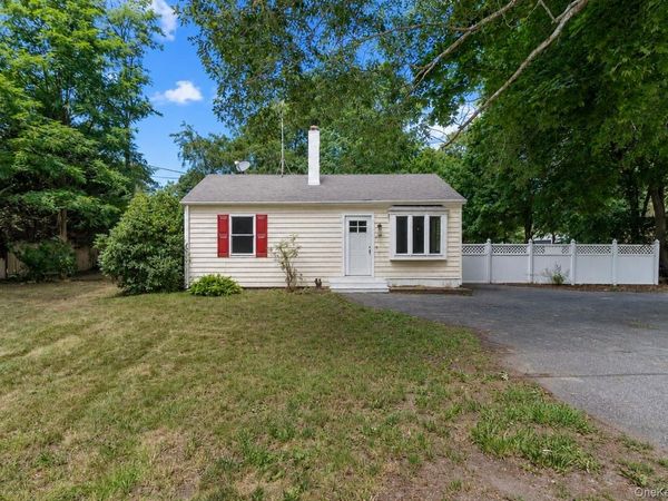 685 Horseblock Road, Brookhaven, NY 11719