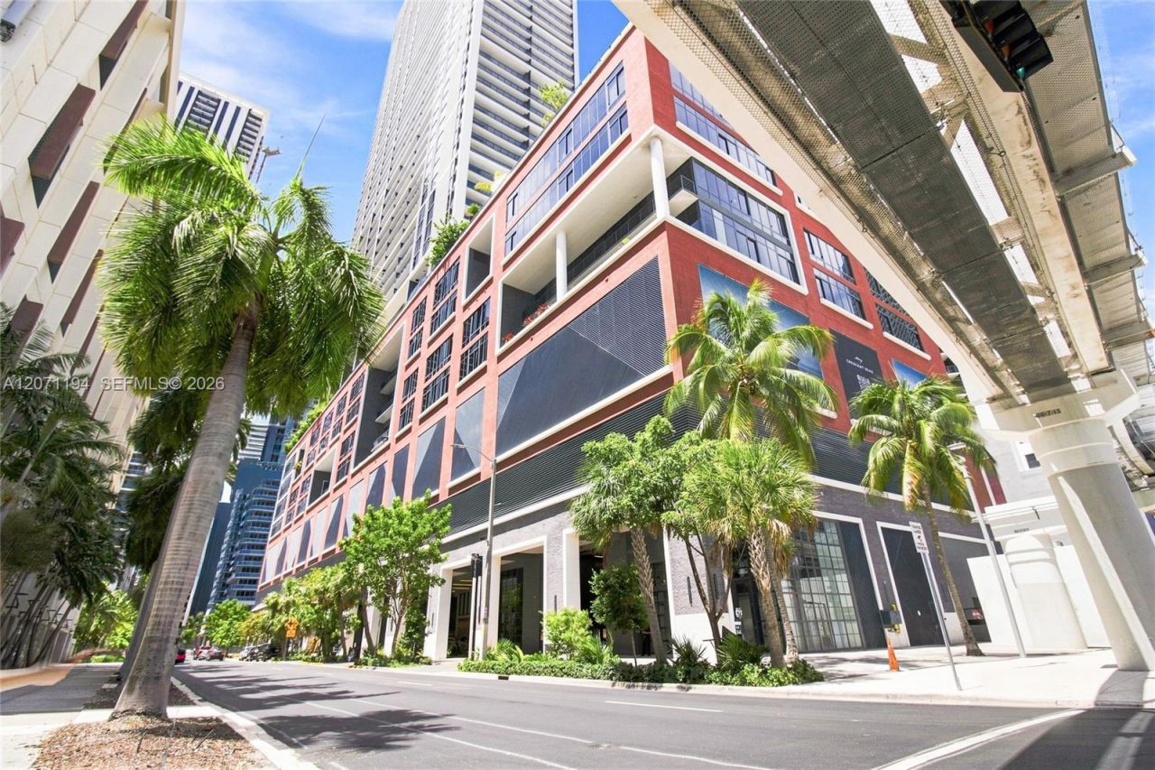 159 NE 6th St, Unit 5102, Miami, FL 33132 Photo