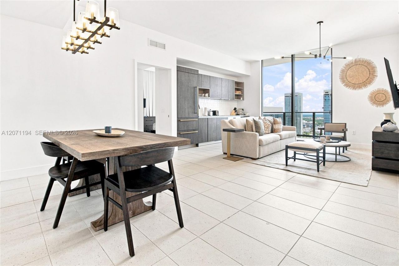 159 NE 6th St, Unit 5102, Miami, FL 33132 Photo