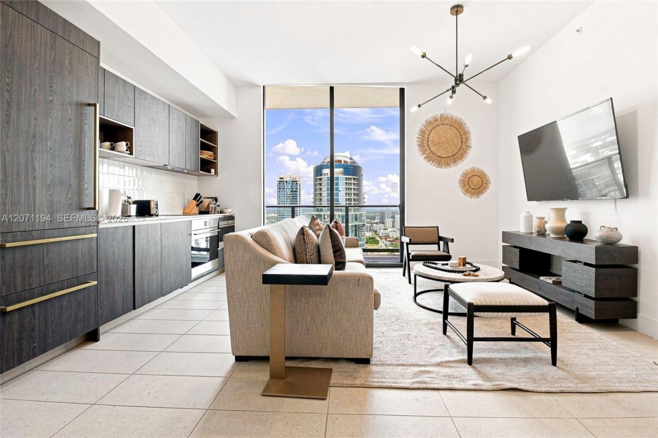 159 NE 6th St, Unit 5102, Miami, FL 33132 Photo