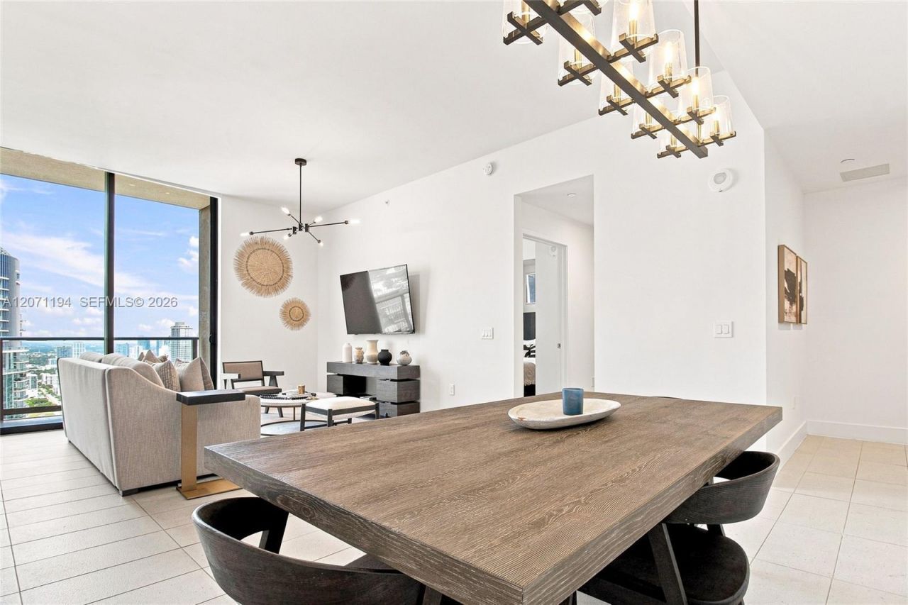 159 NE 6th St, Unit 5102, Miami, FL 33132 Photo