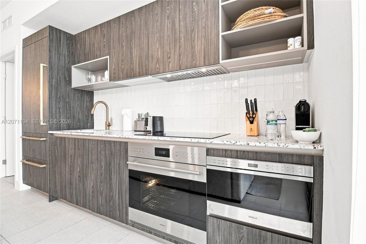159 NE 6th St, Unit 5102, Miami, FL 33132 Photo