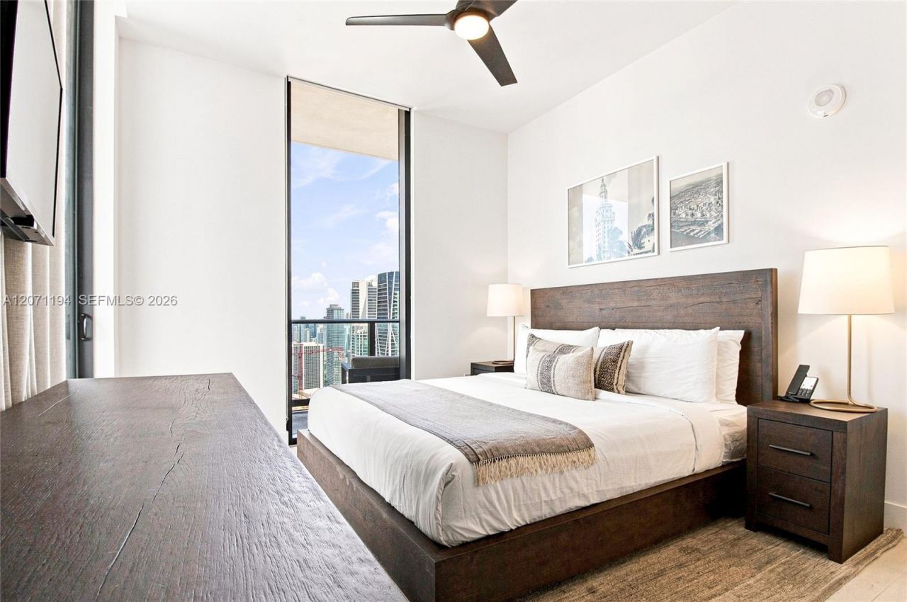 159 NE 6th St, Unit 5102, Miami, FL 33132 Photo