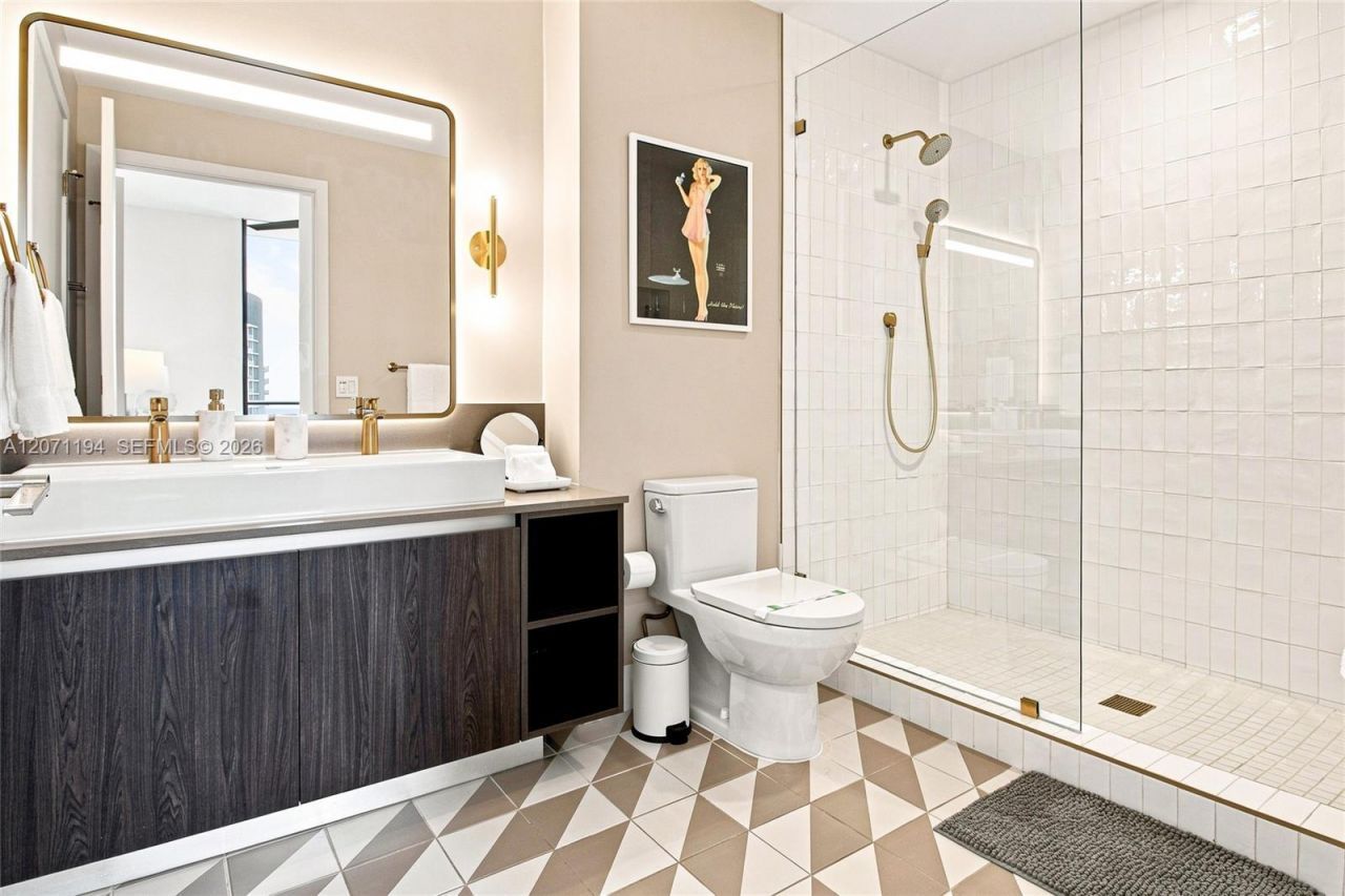159 NE 6th St, Unit 5102, Miami, FL 33132 Photo