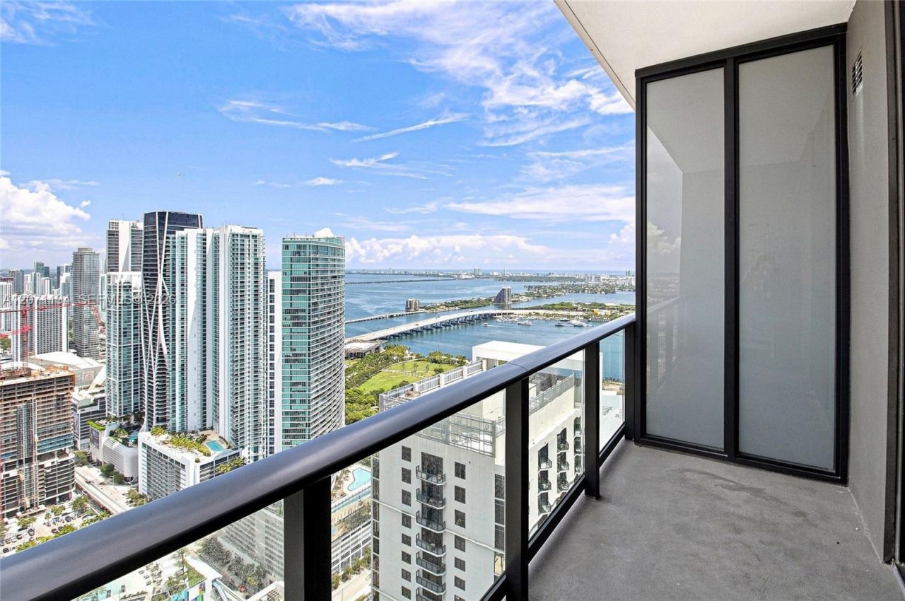 159 NE 6th St, Unit 5102, Miami, FL 33132 Photo
