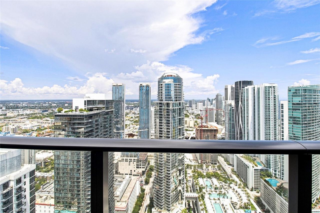 159 NE 6th St, Unit 5102, Miami, FL 33132 Photo