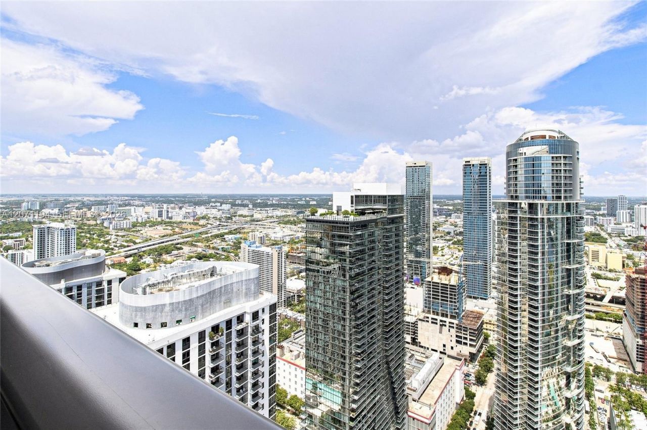 159 NE 6th St, Unit 5102, Miami, FL 33132 Photo