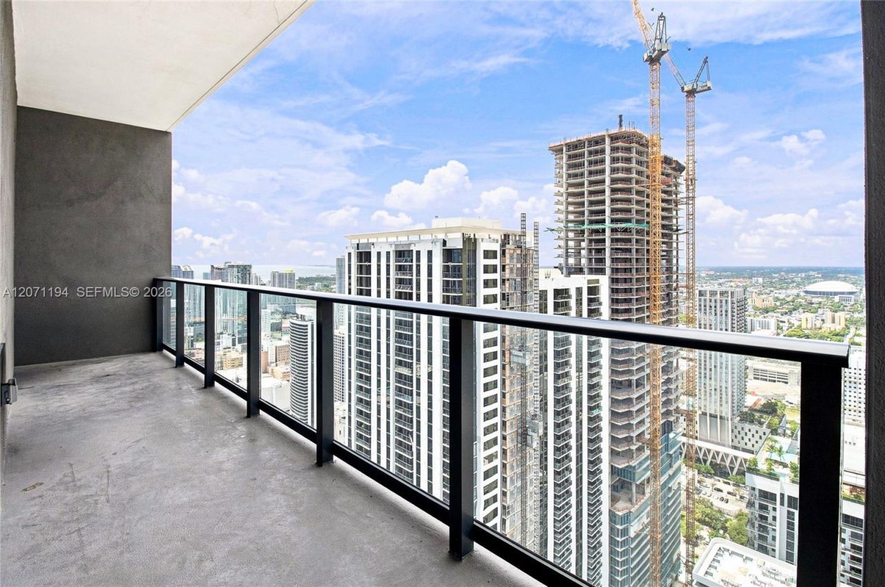 159 NE 6th St, Unit 5102, Miami, FL 33132 Photo