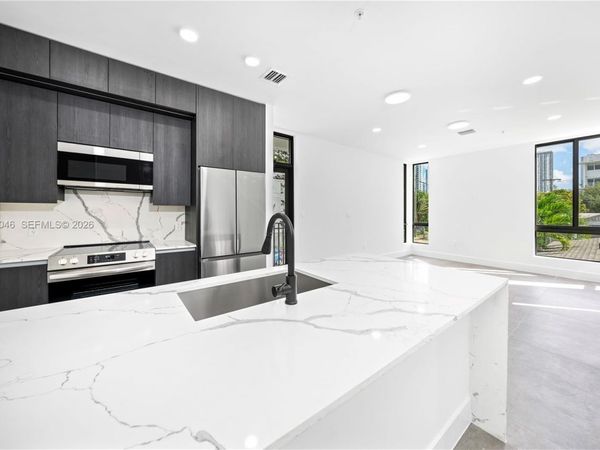 1780 NW 5th St , Miami, FL 33136