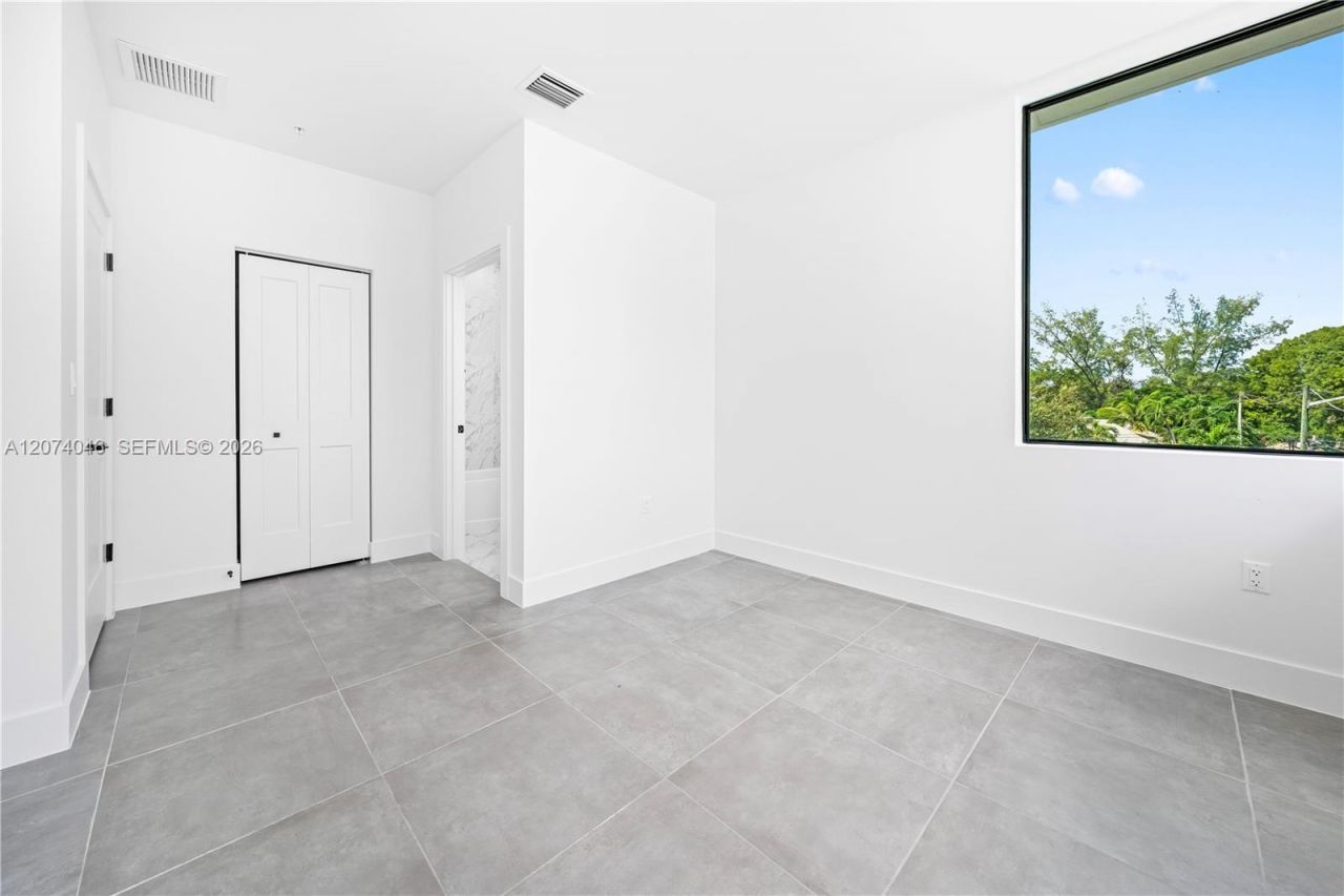 1780 NW 5th St , Miami, FL 33136 Photo