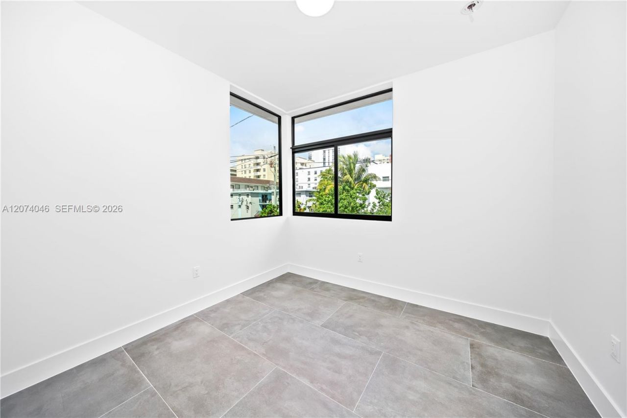 1780 NW 5th St , Miami, FL 33136 Photo