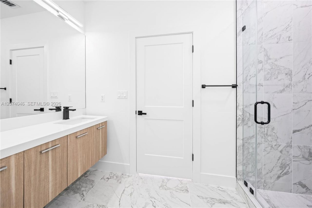 1780 NW 5th St , Miami, FL 33136 Photo