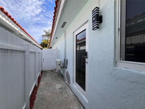 Unit Studio, Miami Springs, FL 33166