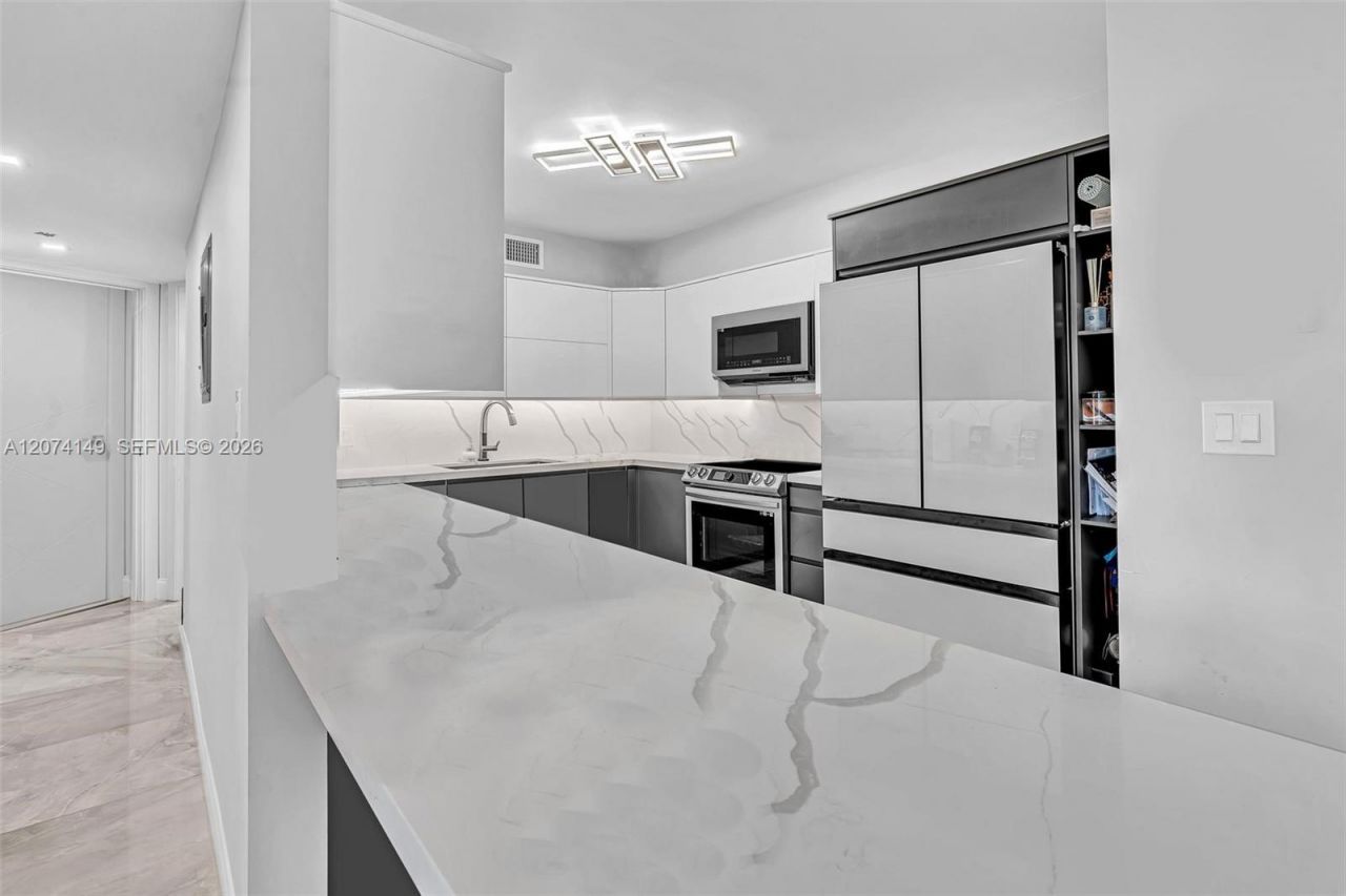 3530 Mystic Pointe Dr , Unit 411, Aventura, FL 33180 Photo
