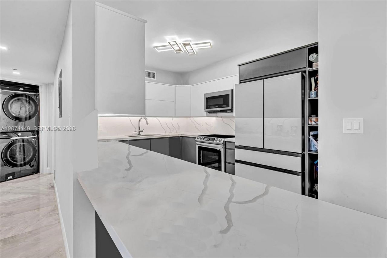 3530 Mystic Pointe Dr , Unit 411, Aventura, FL 33180 Photo