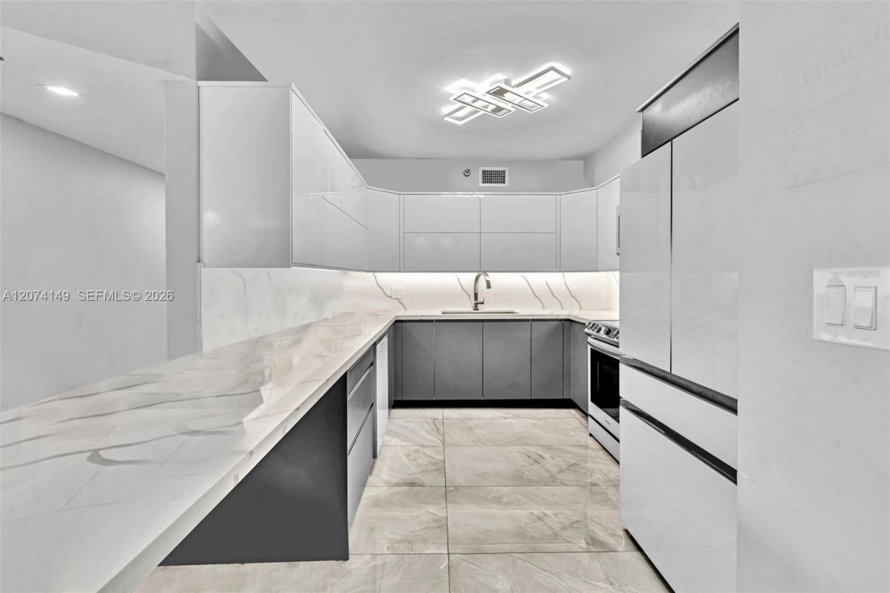 3530 Mystic Pointe Dr , Unit 411, Aventura, FL 33180 Photo