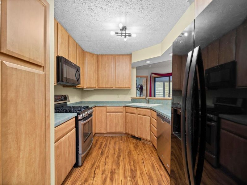 5214 Parkhurst Drive, Sheffield Village, OH 44054 Photo 12