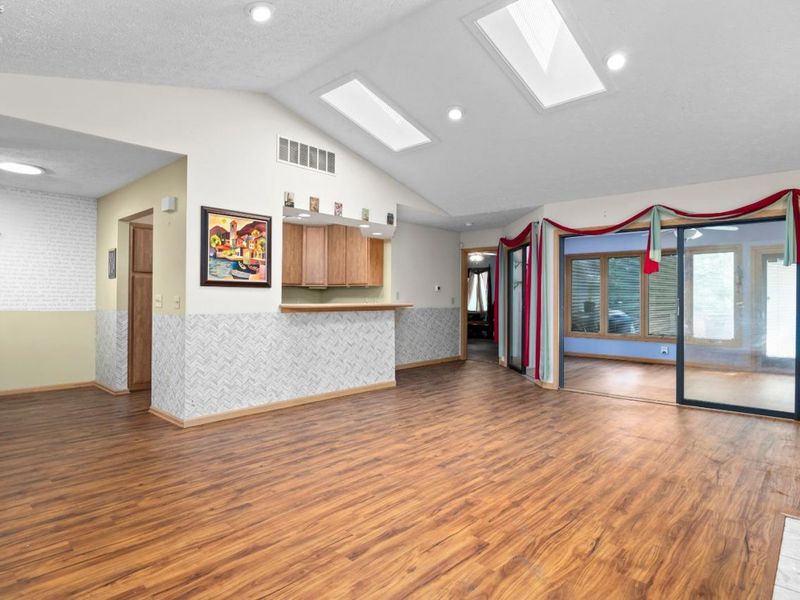 5214 Parkhurst Drive, Sheffield Village, OH 44054 Photo 6