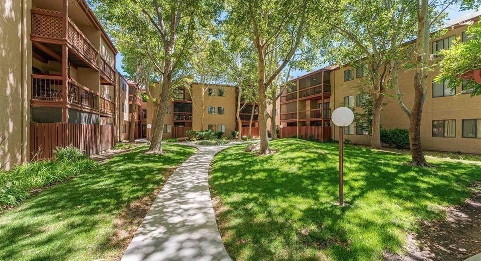 2955 Lakeside Drive, Unit 220, Reno, NV 89509 Photo