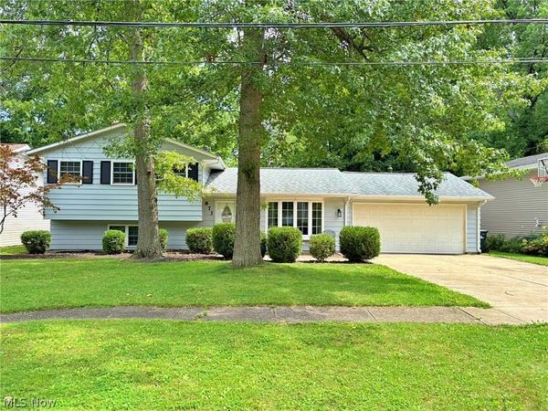 873 W Shore Boulevard , Sheffield Lake, OH 44054