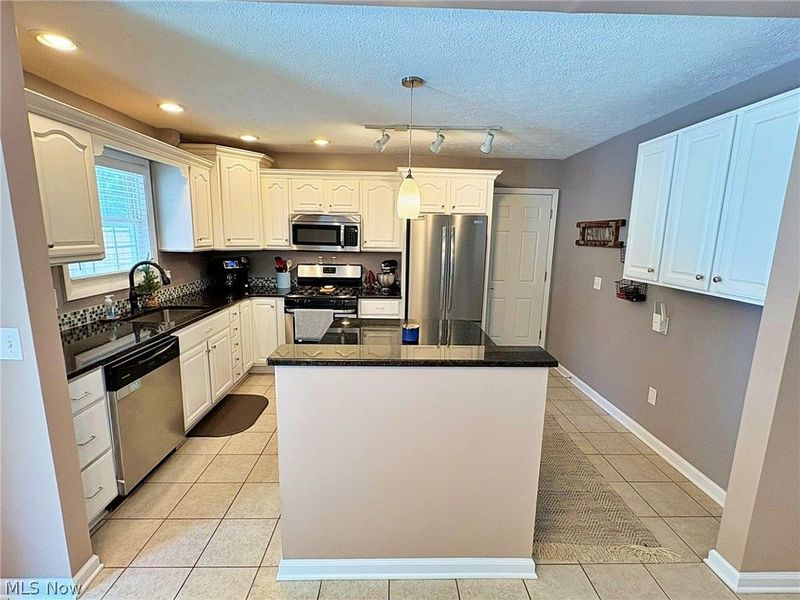 873 W Shore Boulevard, Sheffield Lake, OH 44054 Photo 10