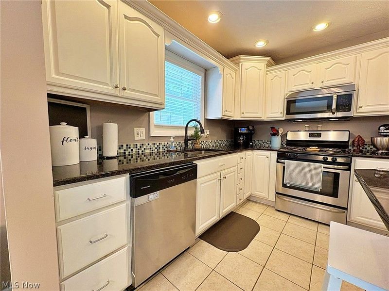 873 W Shore Boulevard, Sheffield Lake, OH 44054 Photo 11