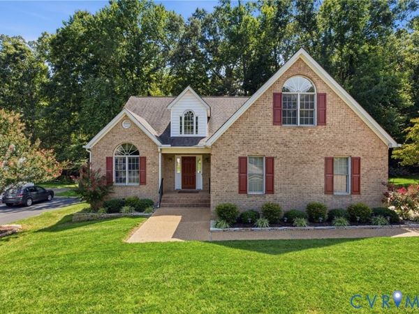 4418 Oxbridge Road , North Chesterfield, VA 23236