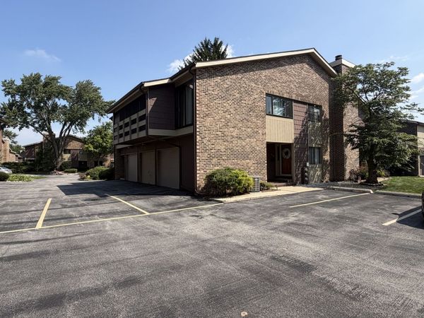 1 W Stonebridge Court , Unit 1C, Palos Hills, IL 60465