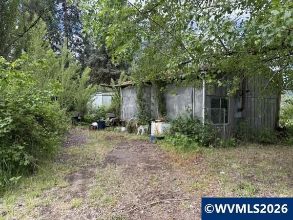 30040 Tolomei Ln, Lebanon, OR 97355