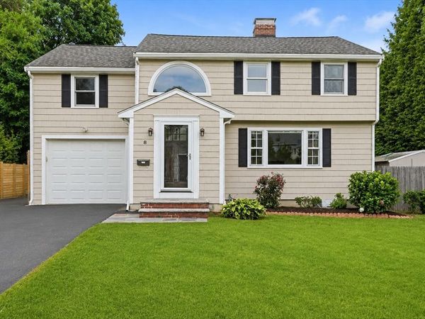 8 Wilson St, Wellesley, MA 02482