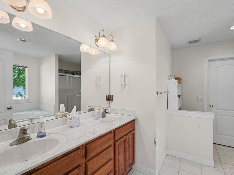 3476 Winter Holly Drive, Amelia, OH 45102 Photo 14