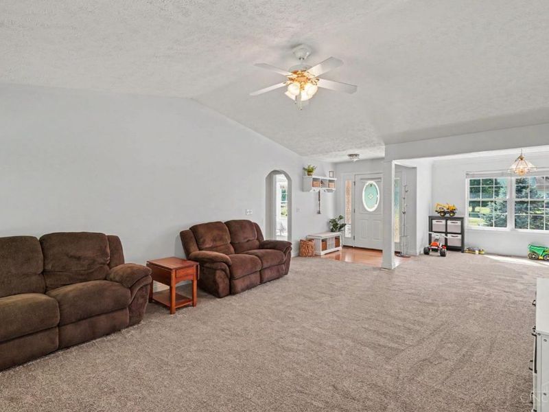 3476 Winter Holly Drive, Amelia, OH 45102 Photo 5