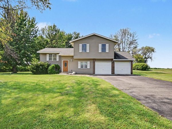 932 Hillside Avenue SW, New Prague, MN 56071