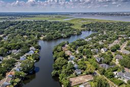 812 Harbor Place Drive photo 4