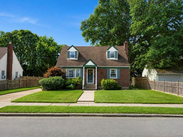 44 Maple Drive , Amityville, NY 11701
