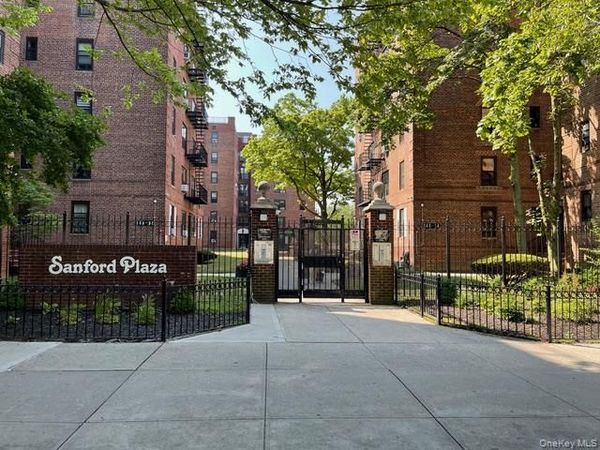 144-58 Sanford Avenue, Unit 57, Flushing, NY 11355