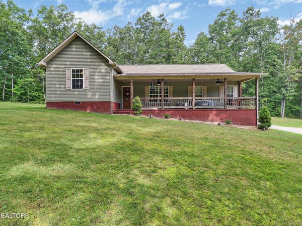 552 Robs Rd , Grimsley, TN 38565