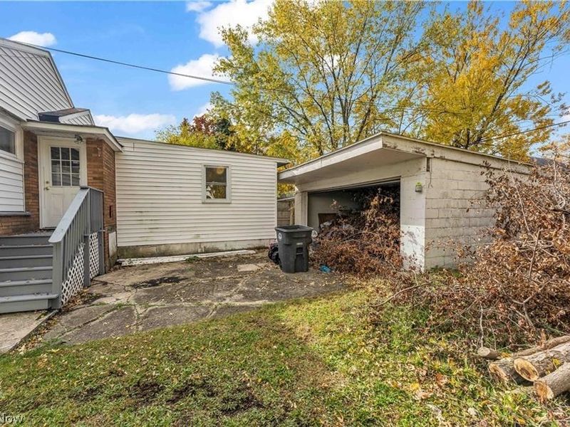 664 E 162nd Street, Cleveland, OH 44110 Photo 3