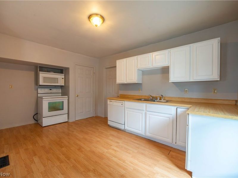 126 Willis Avenue, Jefferson, OH 44047 Photo 3