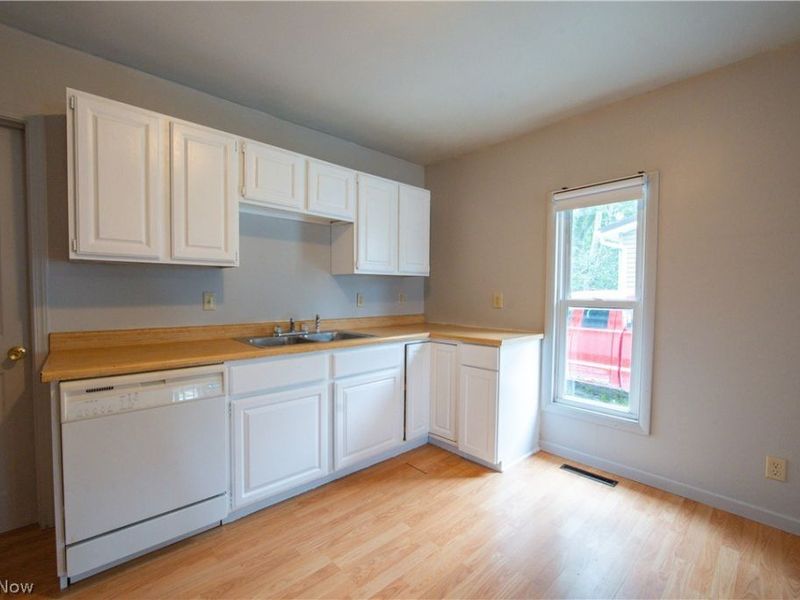 126 Willis Avenue, Jefferson, OH 44047 Photo 4