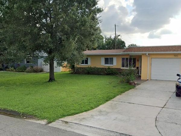 7481 OAK STREET NE, ST PETERSBURG, FL 33702