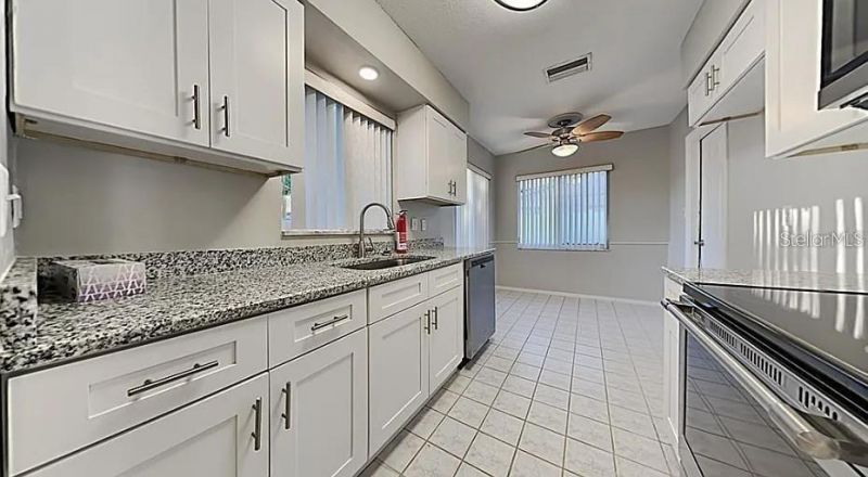 7481 Oak Street Ne, Saint Petersburg, FL 33702 Photo