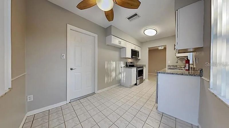 7481 Oak Street Ne, Saint Petersburg, FL 33702 Photo